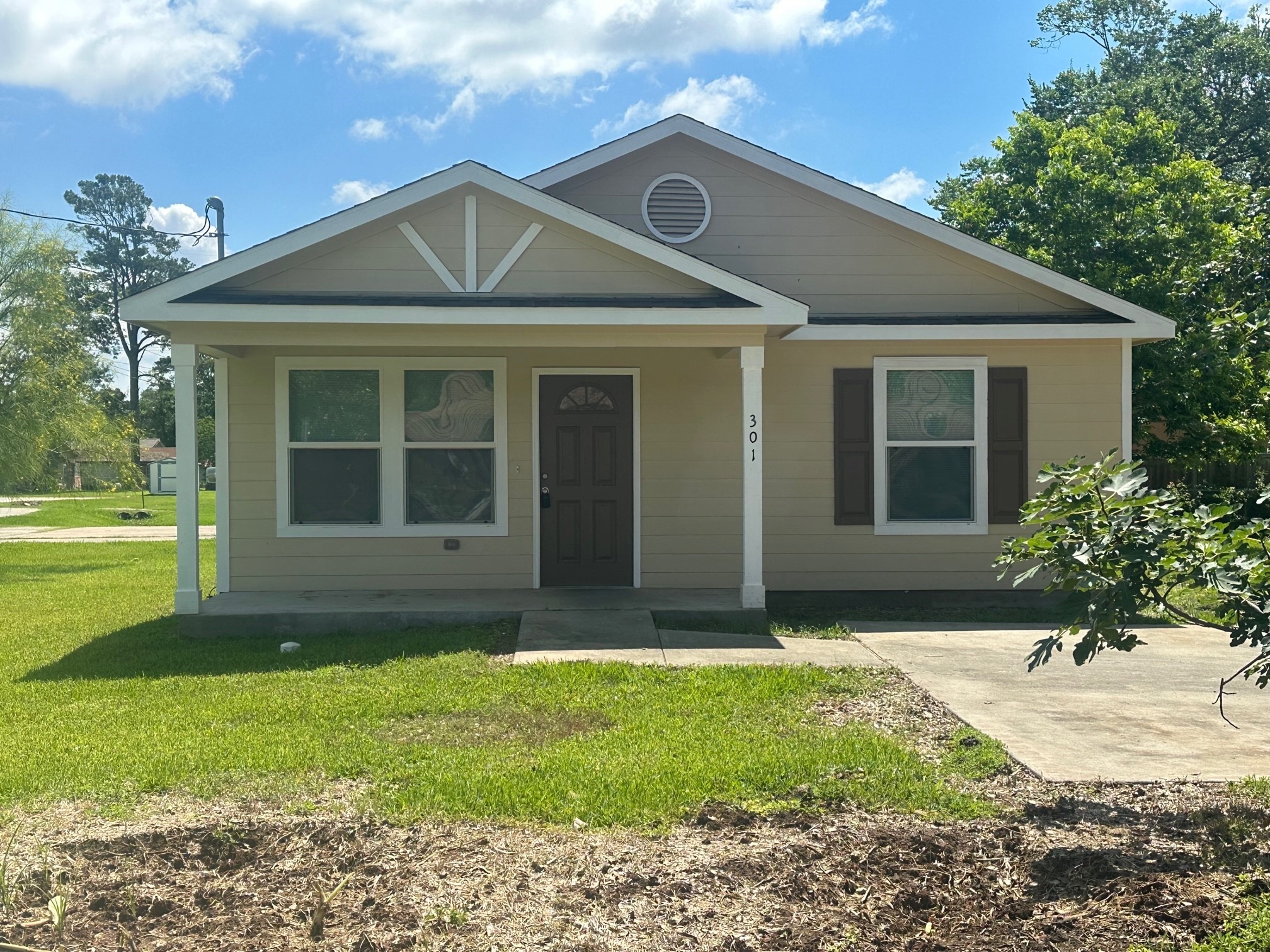301 Billington Street Clute TX 77531