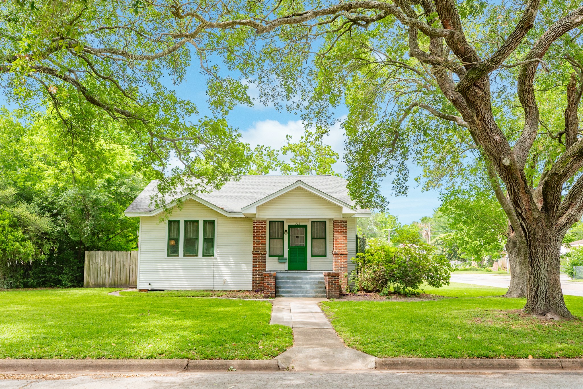 202 10th Avenue N Texas City TX 77590
