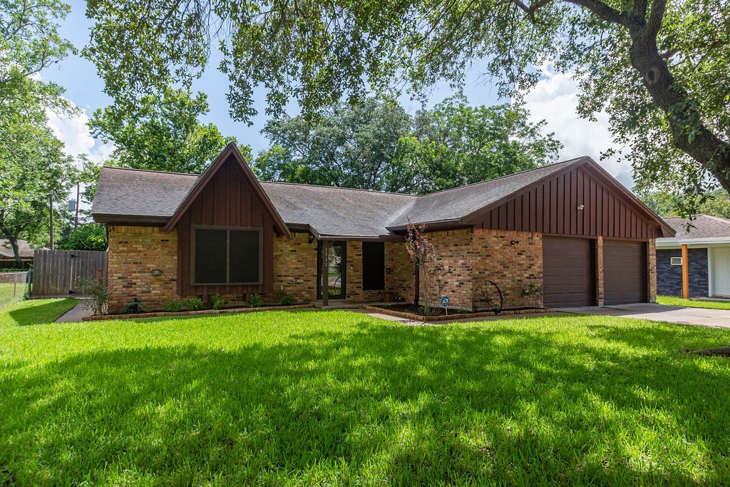 1515 Avenue D Danbury TX 77534
