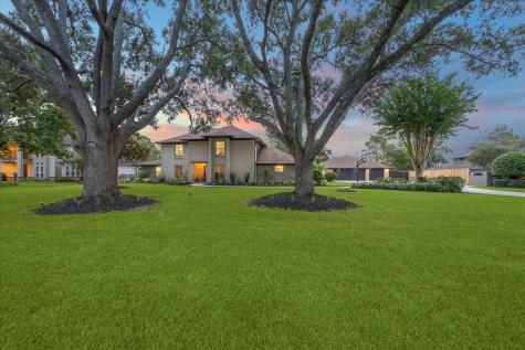 708 Pine Hollow Drive Friendswood TX 77546