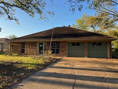 127 Tulip Trail Lake Jackson TX 77566