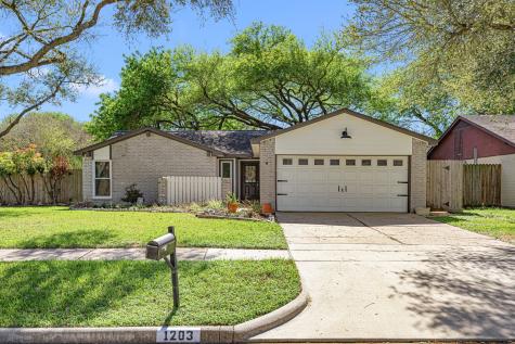 1203 Bramblebury Drive Sugar Land TX 77498
