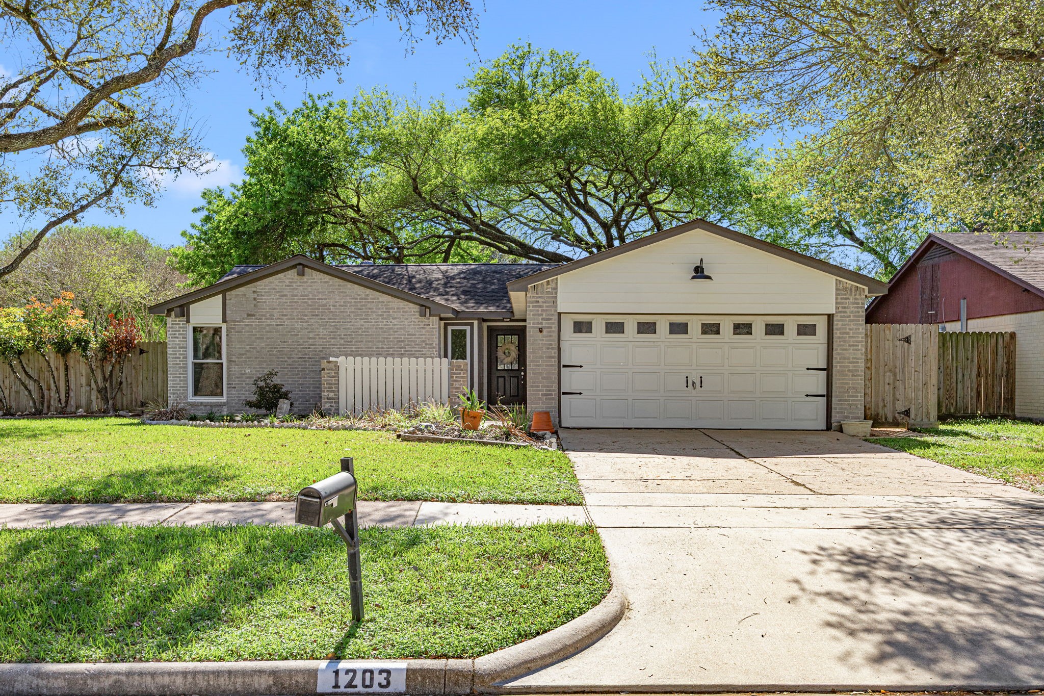 1203 Bramblebury Drive Sugar Land TX 77498