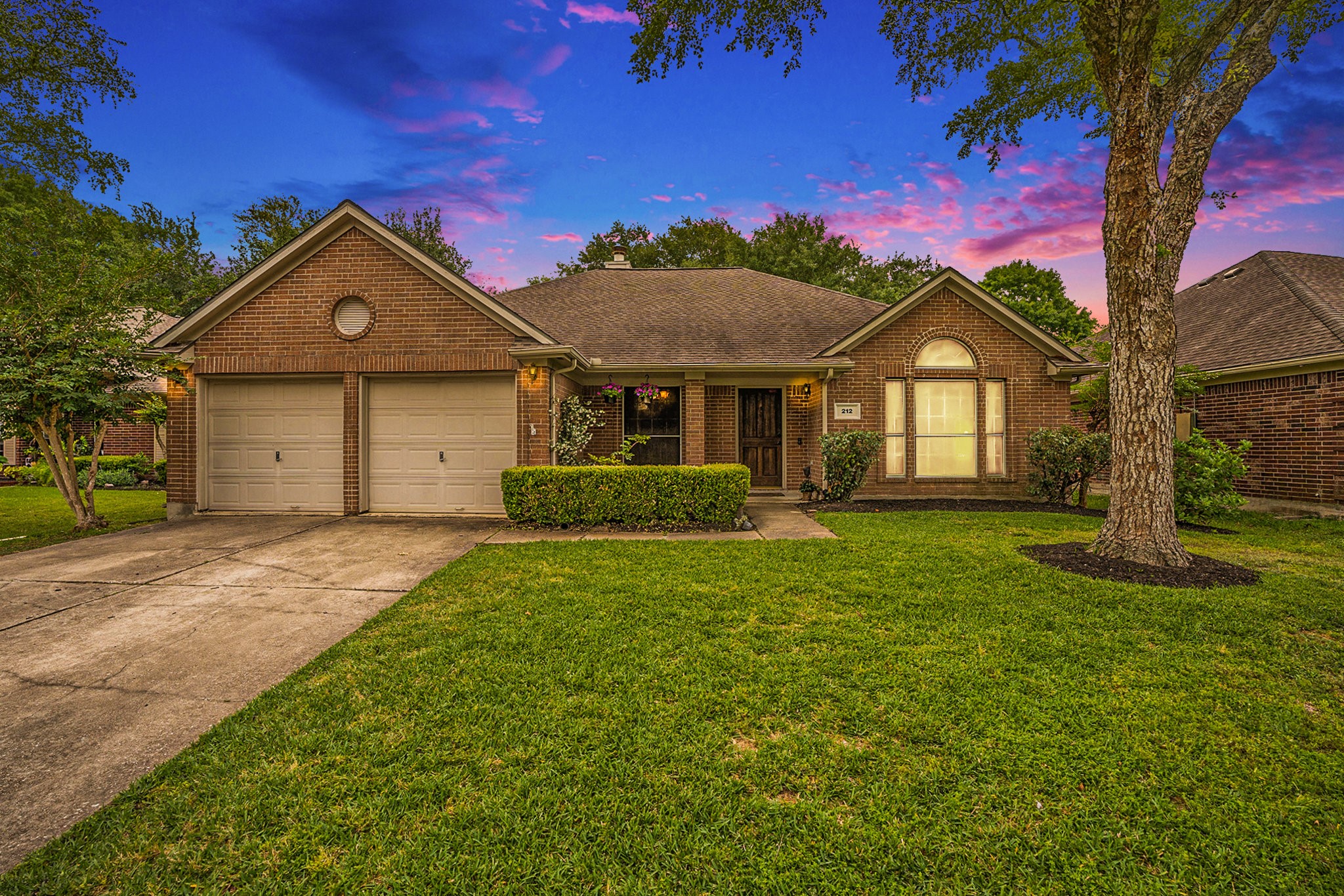 212 Sharnoll Circle League City TX 77573
