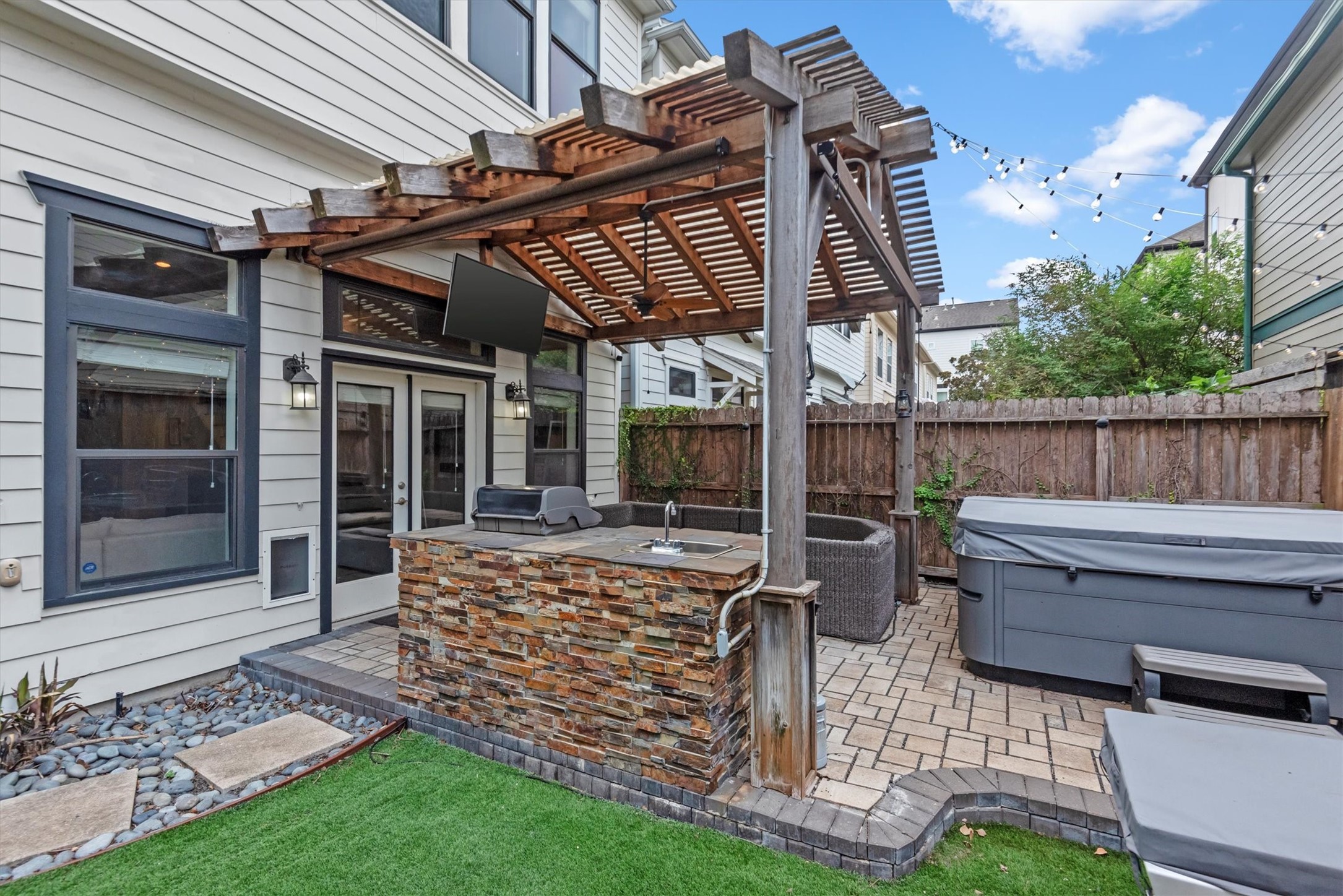 5825 Petty Street Houston TX 77007