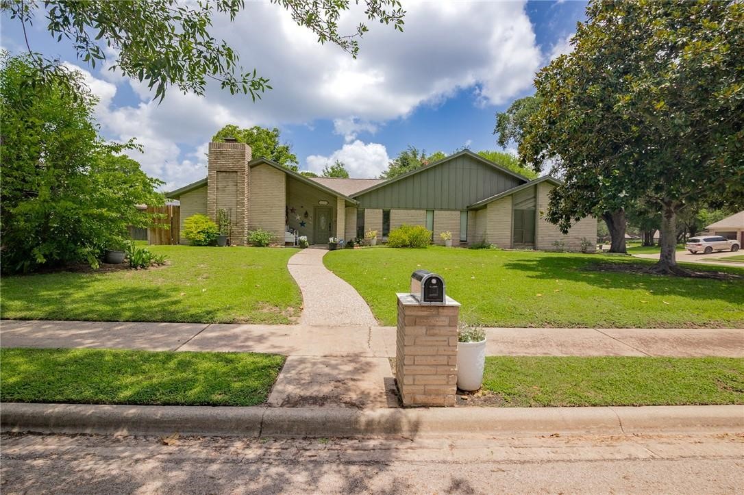 602 Chimney Rock Drive Victoria TX 77904