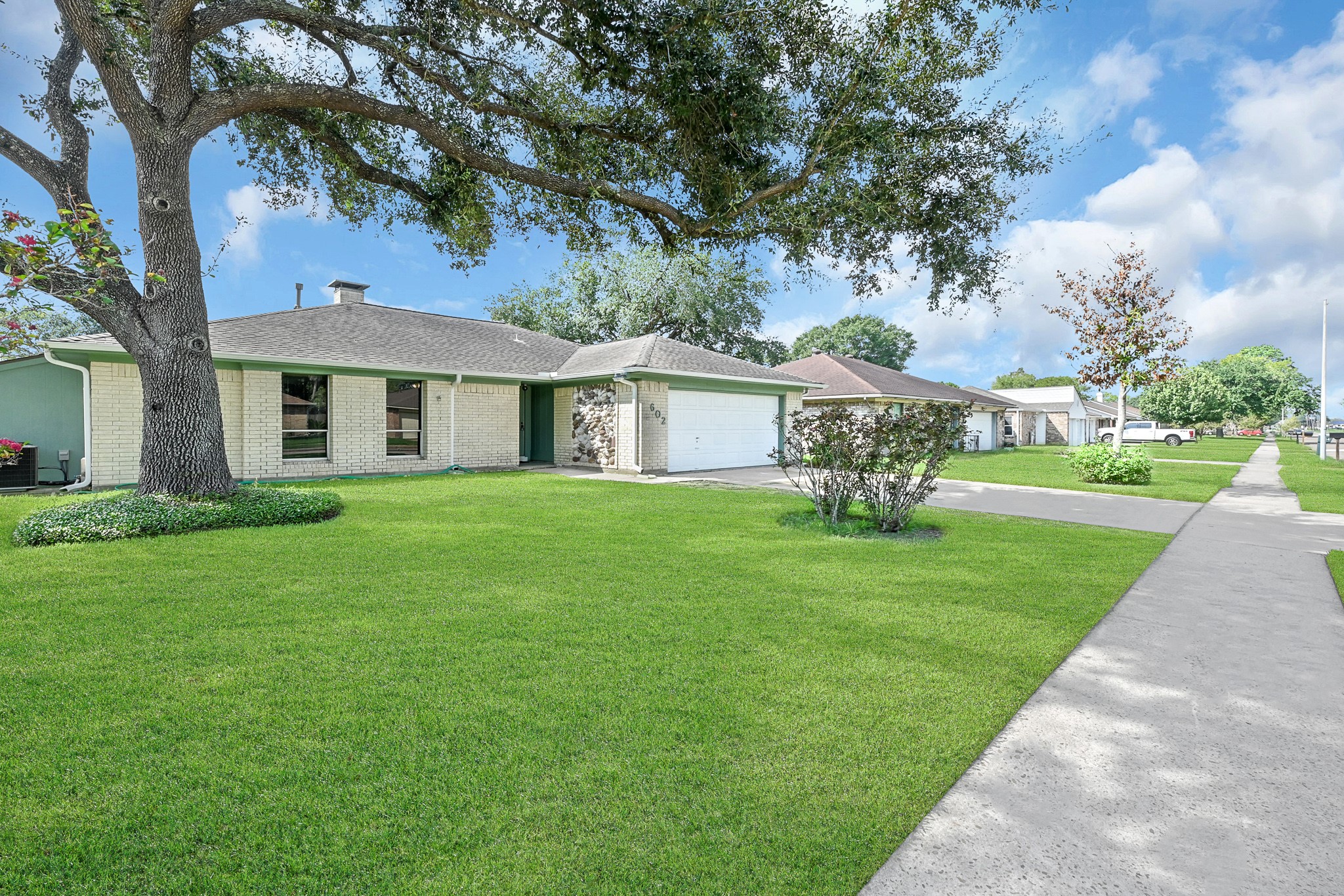 602 E Lambuth Lane Deer Park TX 77536