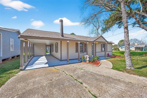 323 Lake Livingston Drive Livingston TX 77351
