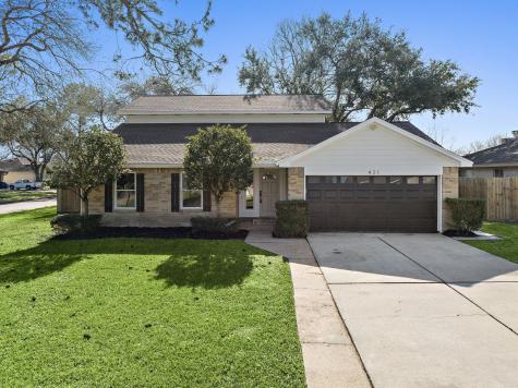 421 Cottonwood Drive Friendswood TX 77546