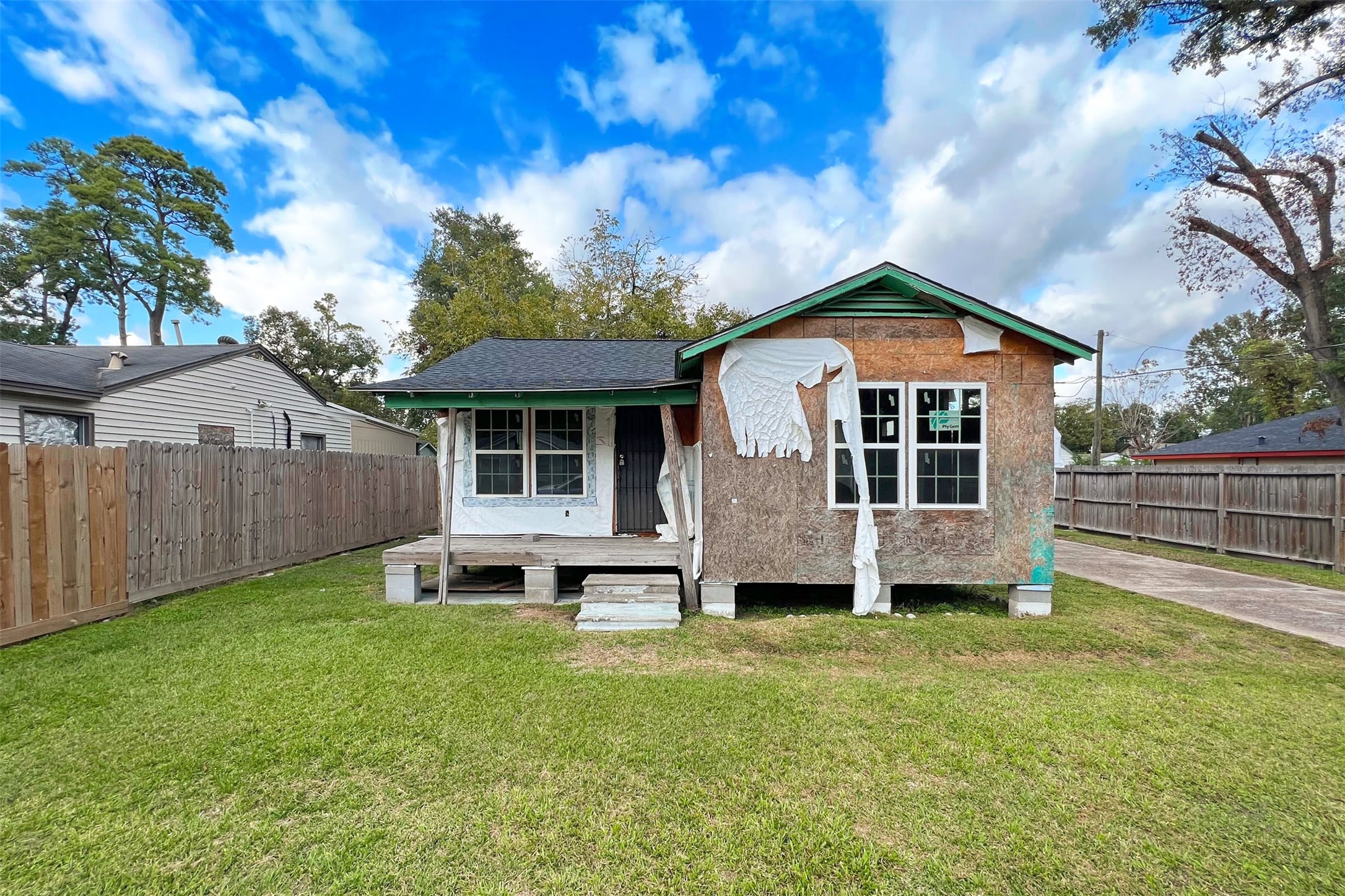 7213 W Knoll Street Houston TX 77028