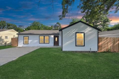 5911 Southurst Street Houston TX 77033