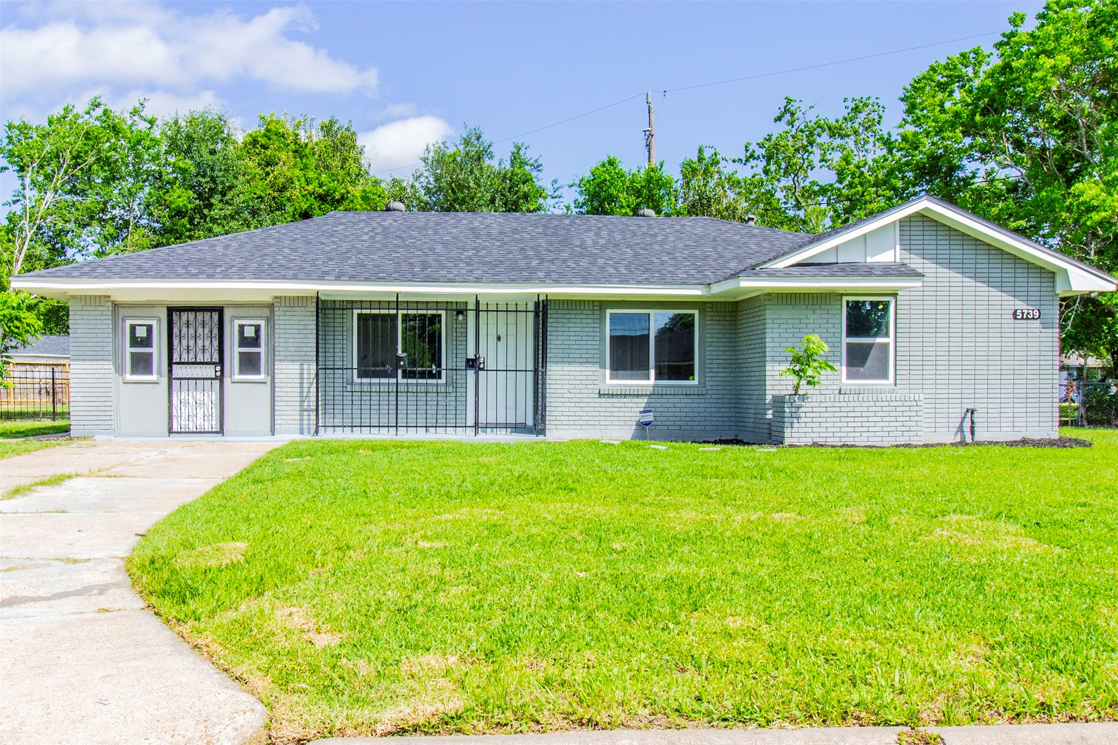 5739 Waterford Drive Houston TX 77033