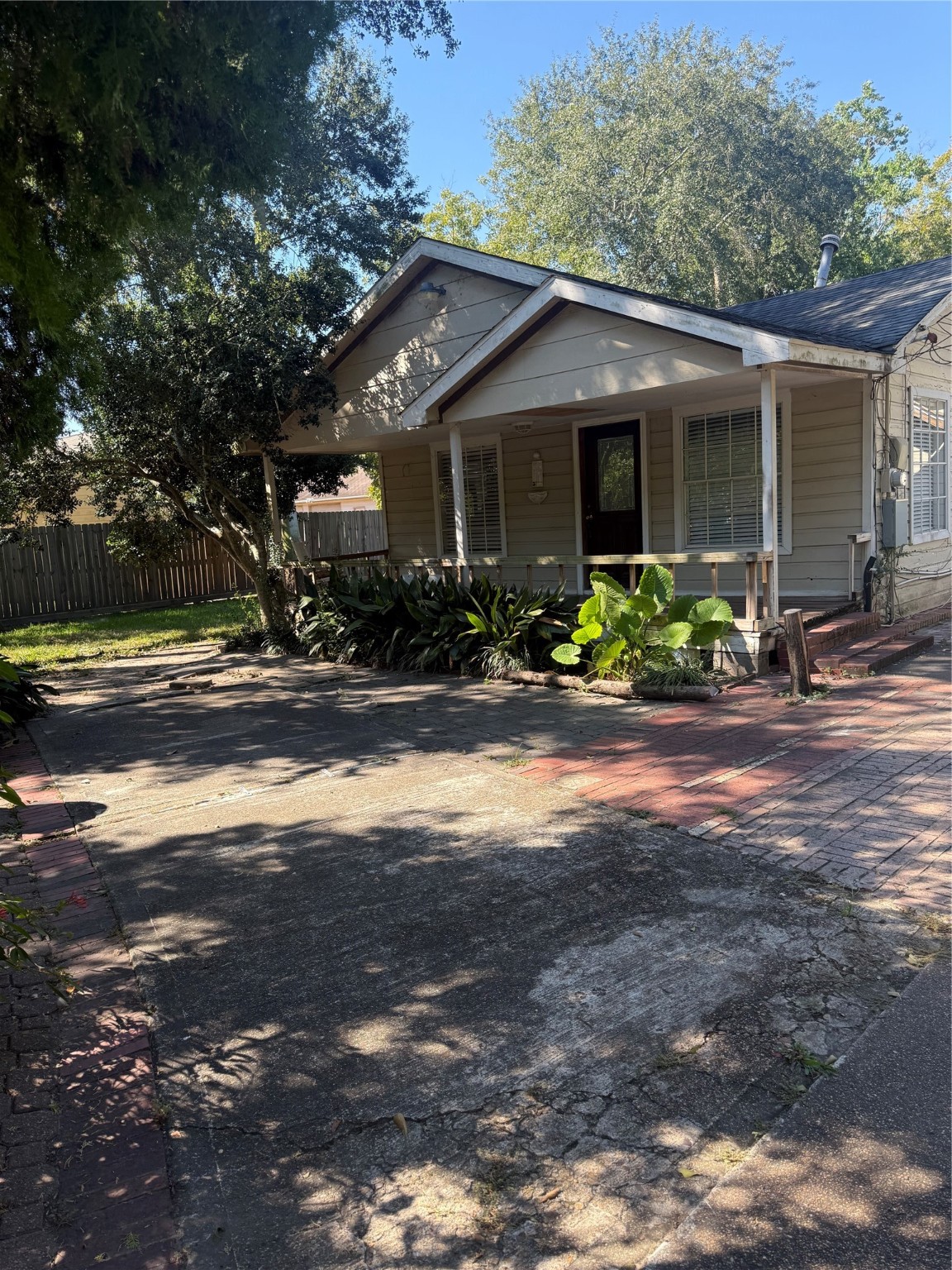 8313 Yale Street Houston TX 77037