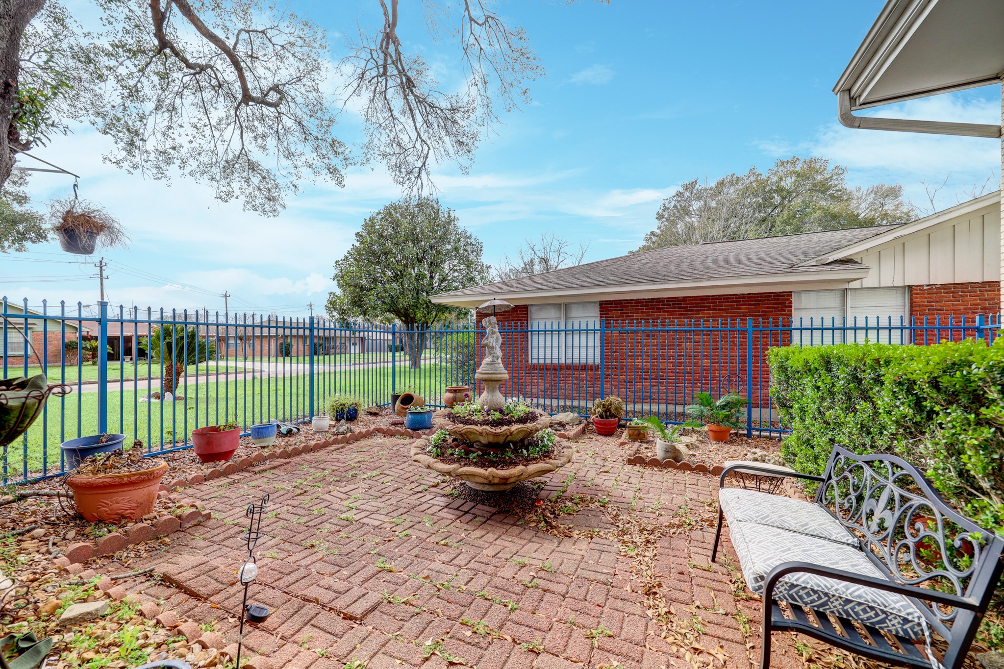 5419 Whispering Creek Way Houston TX 77017