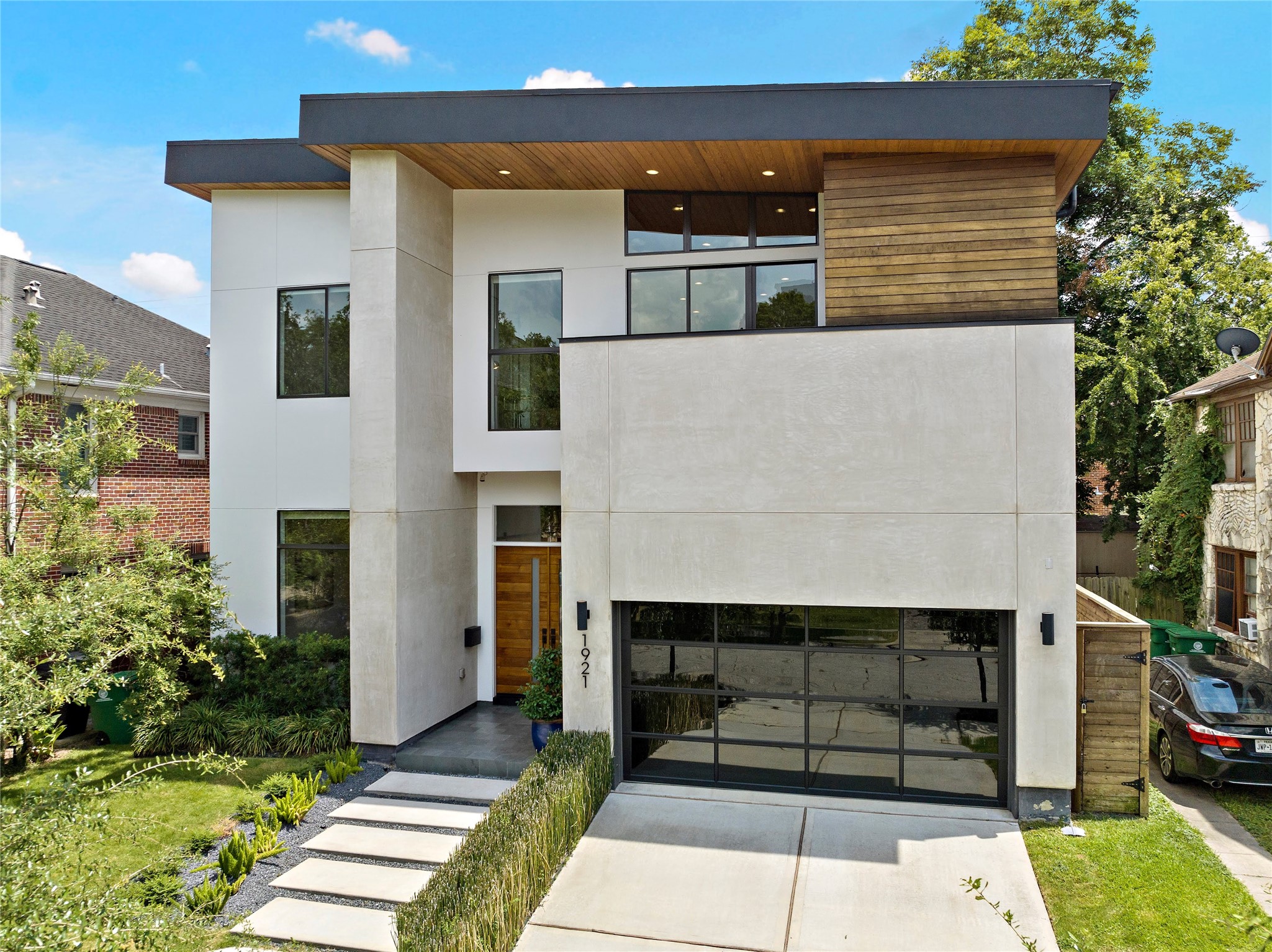 1921 W Mckinney Street Houston TX 77019