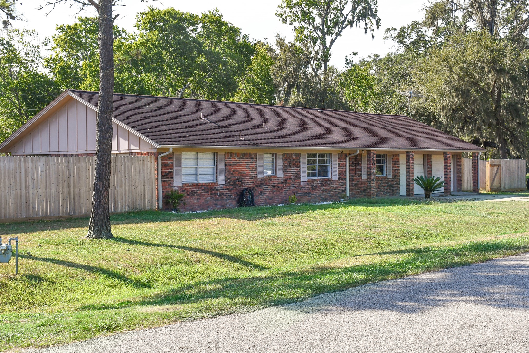 305 Avenue I Brazoria TX 77422