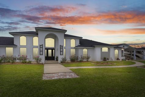 1902 Leveridge Street East Bernard TX 77435
