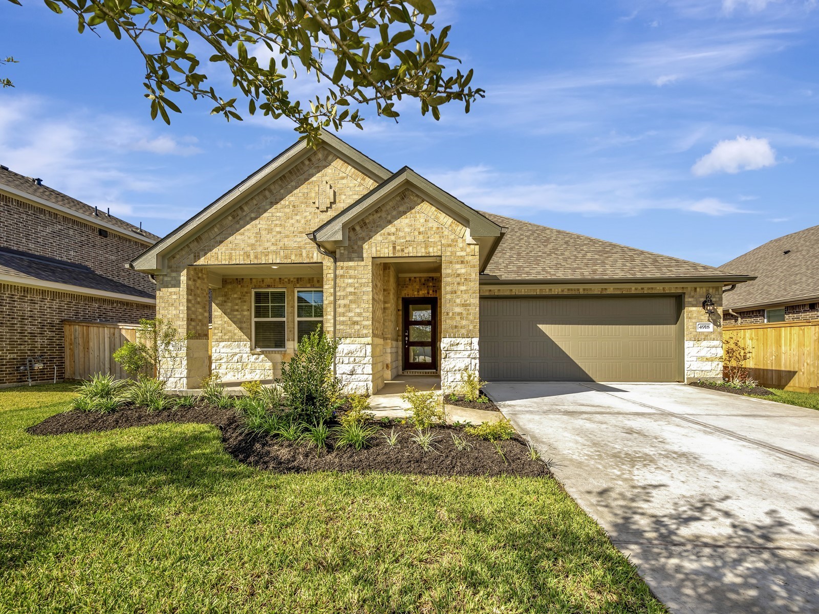 4918 Magnolia Springs Drive Pearland TX 77584