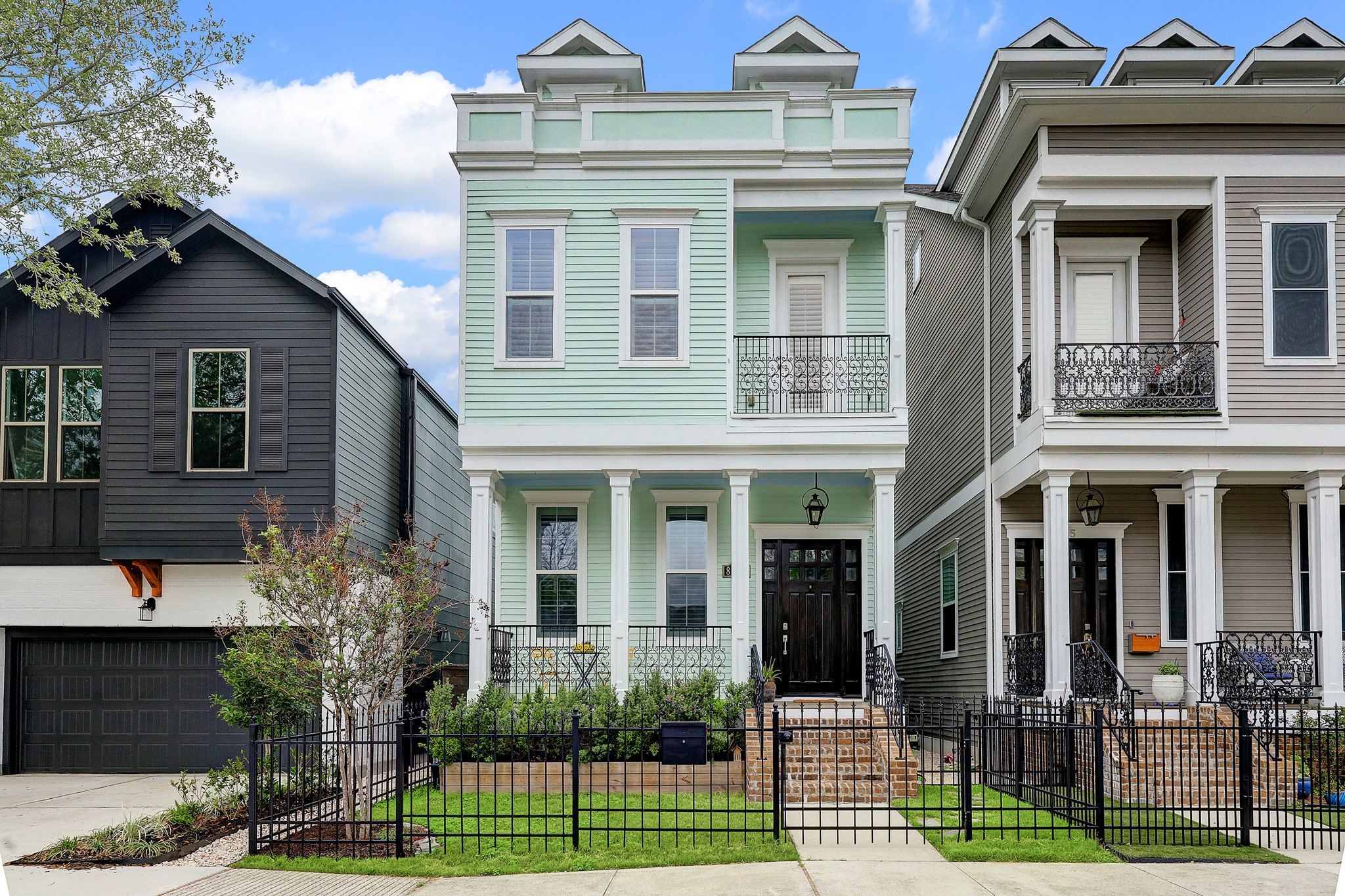 833 E 26th Street Houston TX 77009