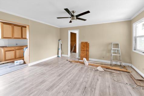909 Ives Creek Road Bellville TX 77418