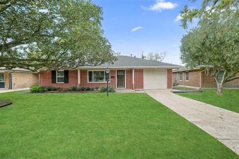2015 Woodcrest Drive Houston TX 77018