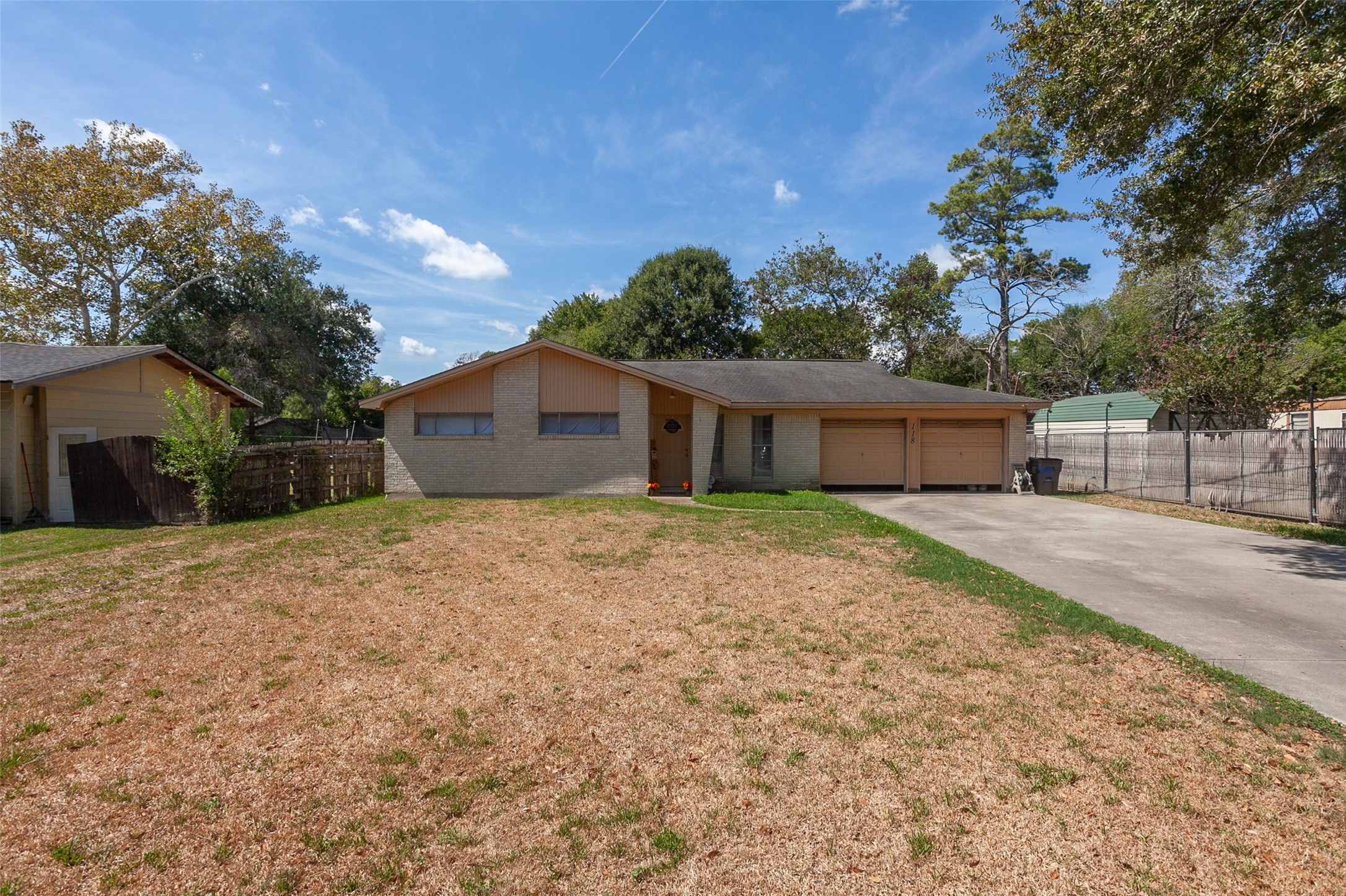 118 8th Avenue Nederland TX 77627