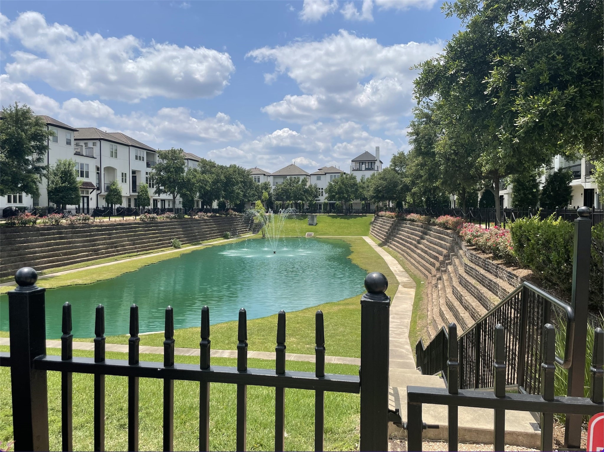 2708 Arabelle Grove Houston TX 77007