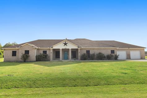 900 S Bay Avenue Anahuac TX 77514