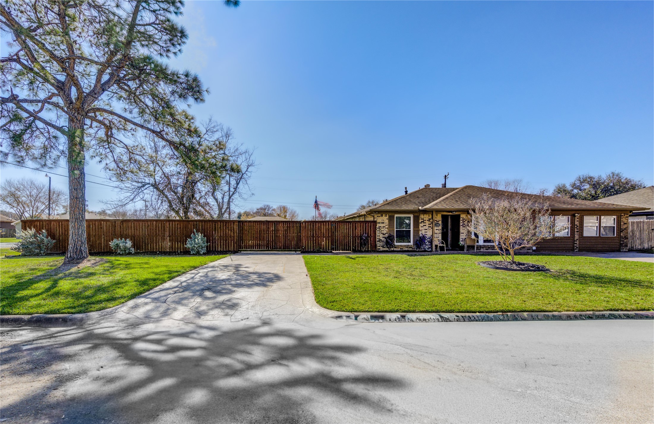 2705 6th Avenue N Texas City TX 77590