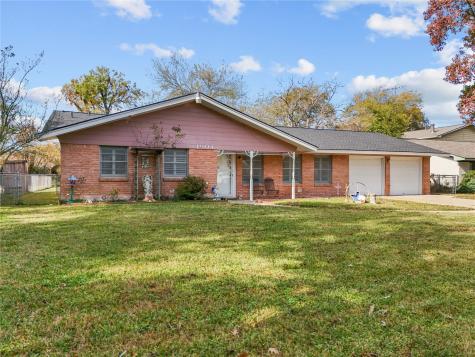 1904 Amy Drive Baytown TX 77520