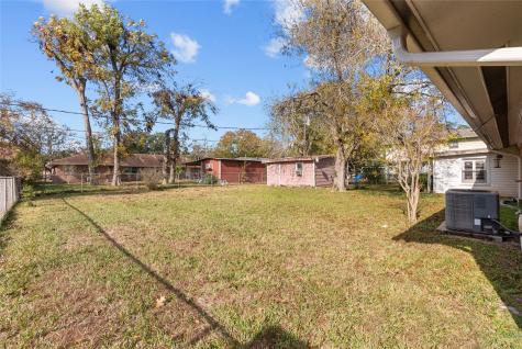1904 Amy Drive Baytown TX 77520