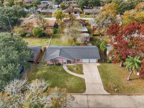 1904 Amy Drive Baytown TX 77520