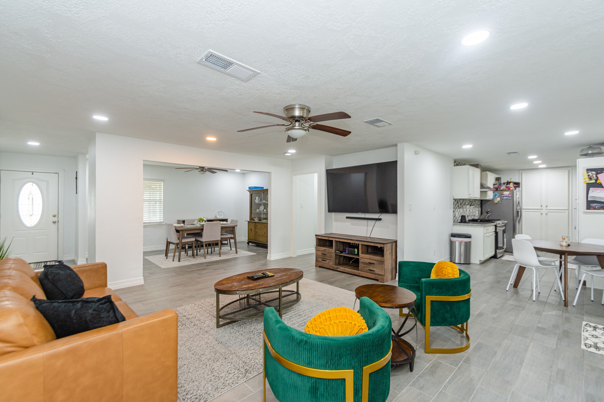 909 Oak Vista Court Friendswood TX 77546