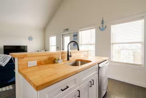 1071 Shady Lane Gilchrist TX 77617