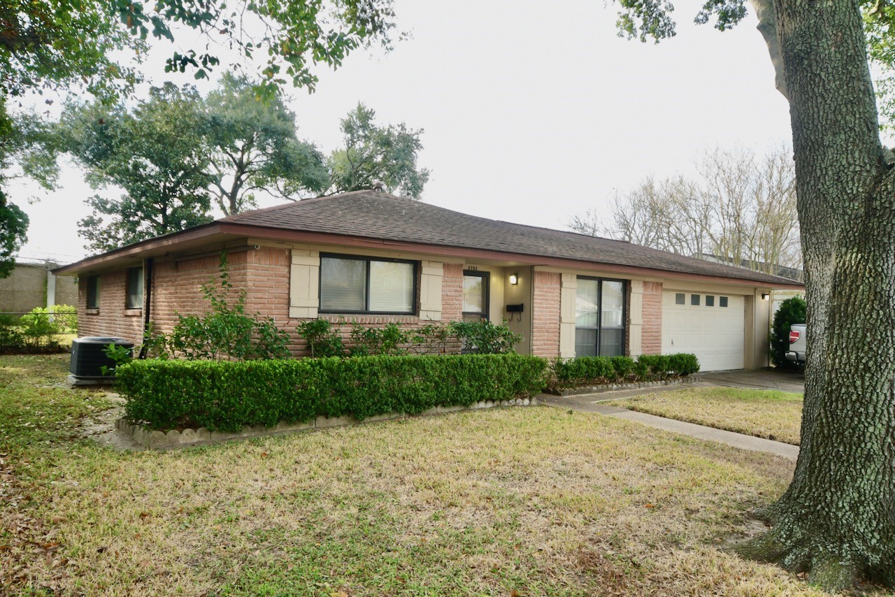 5703 Greencraig Drive Houston TX 77035