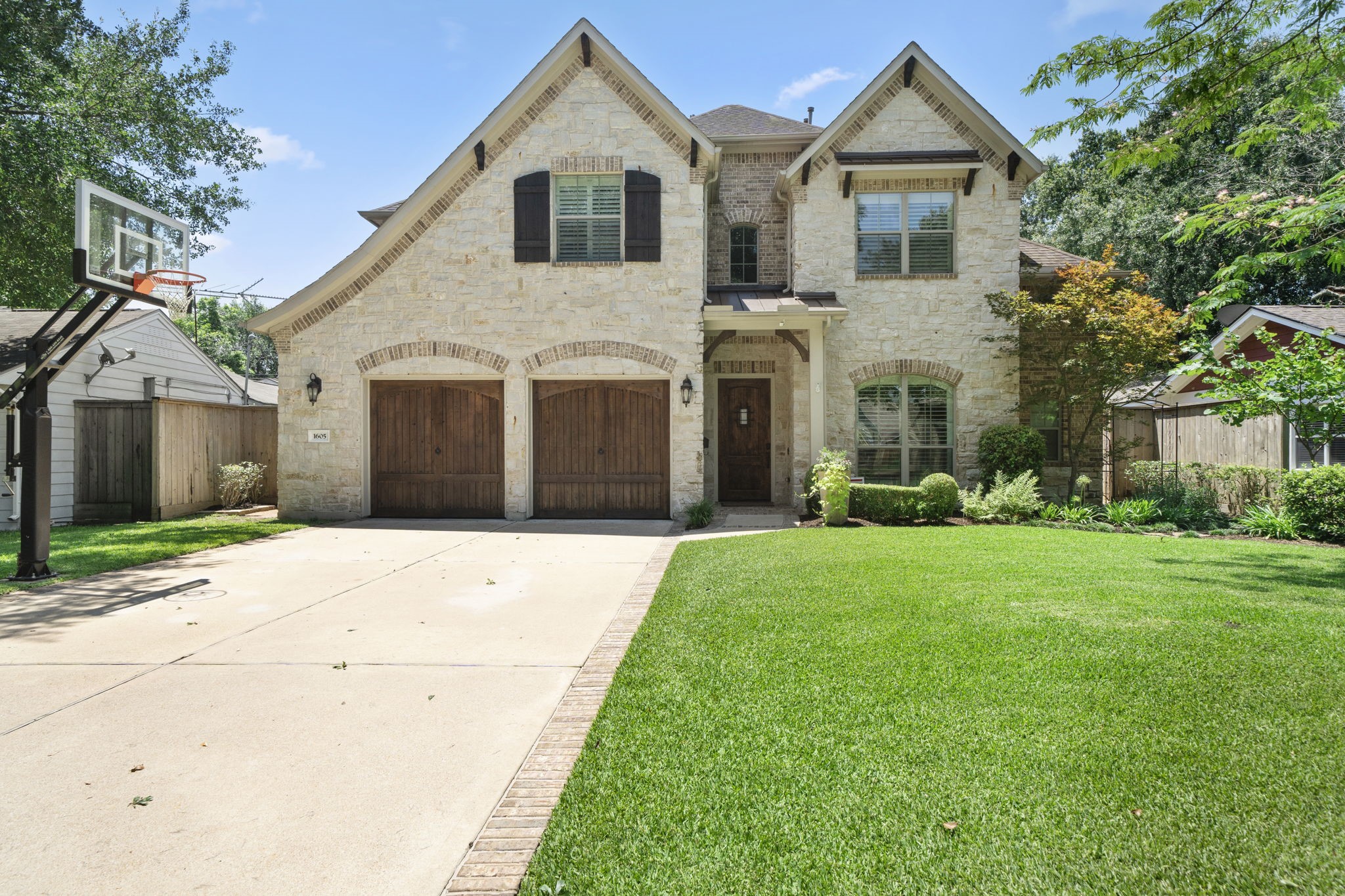 1605 Cheshire Lane Houston TX 77018