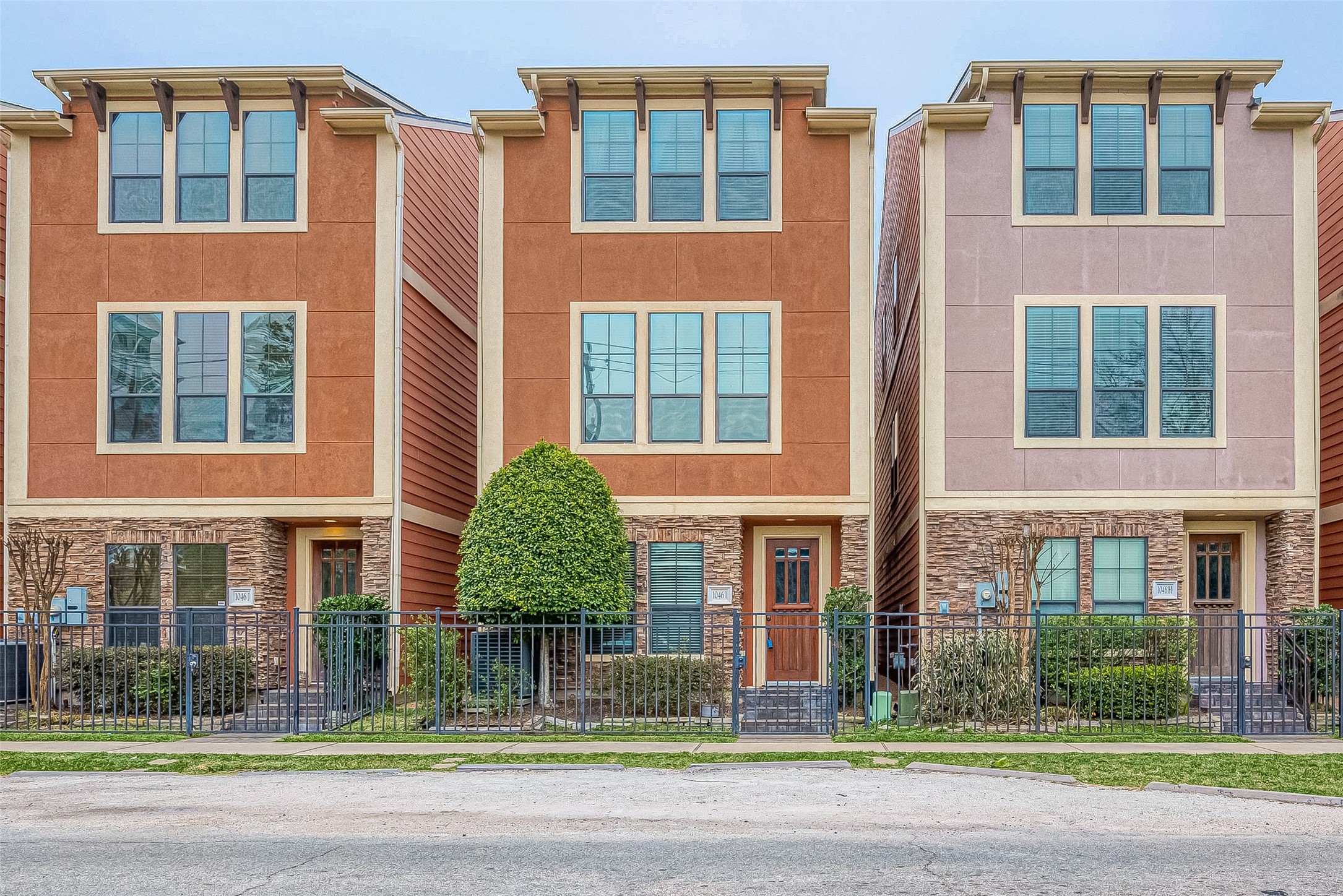 1046 W 23rd Street I Houston TX 77008