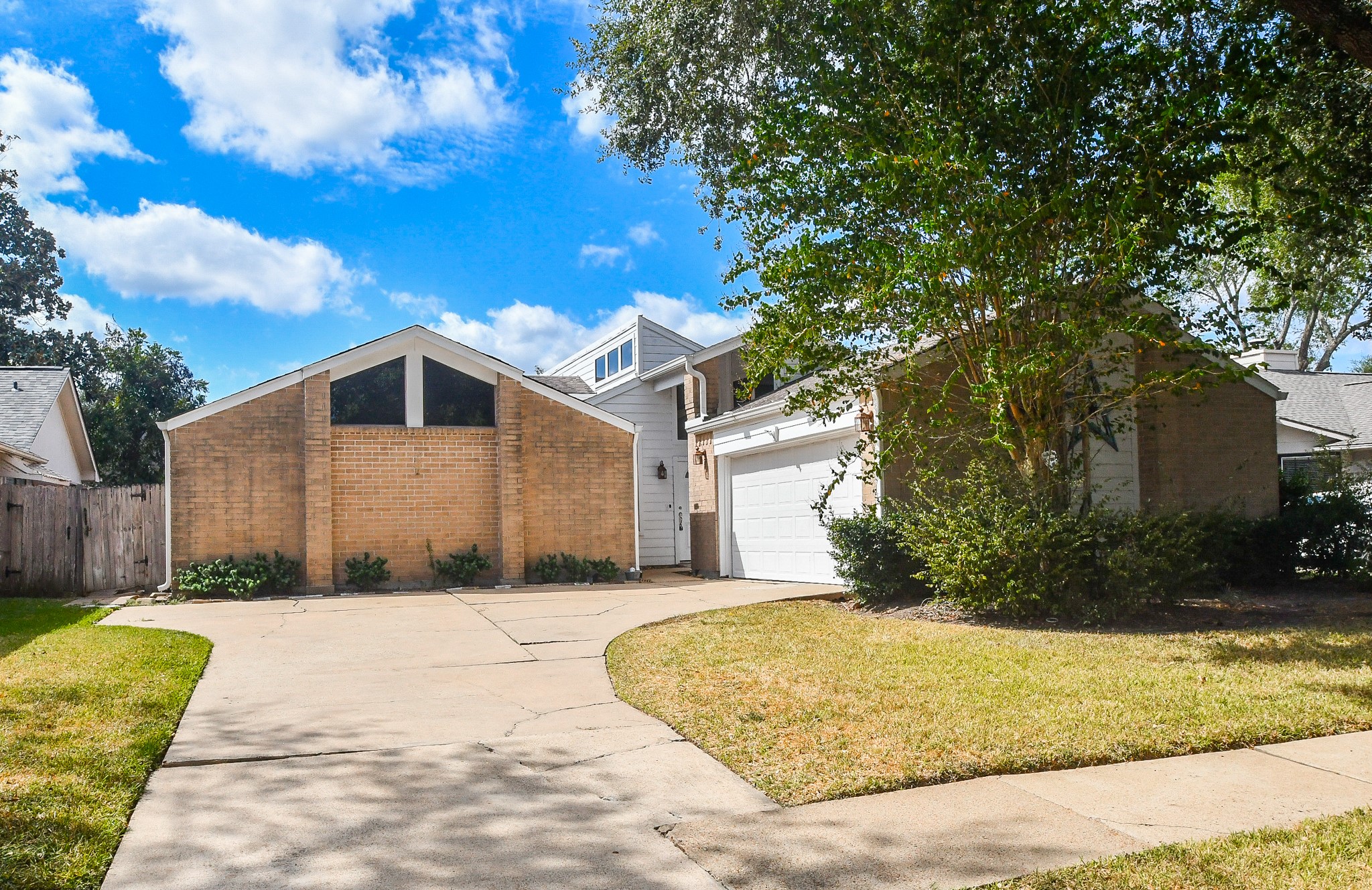 1906 Barons Glen Sugar Land TX 77478