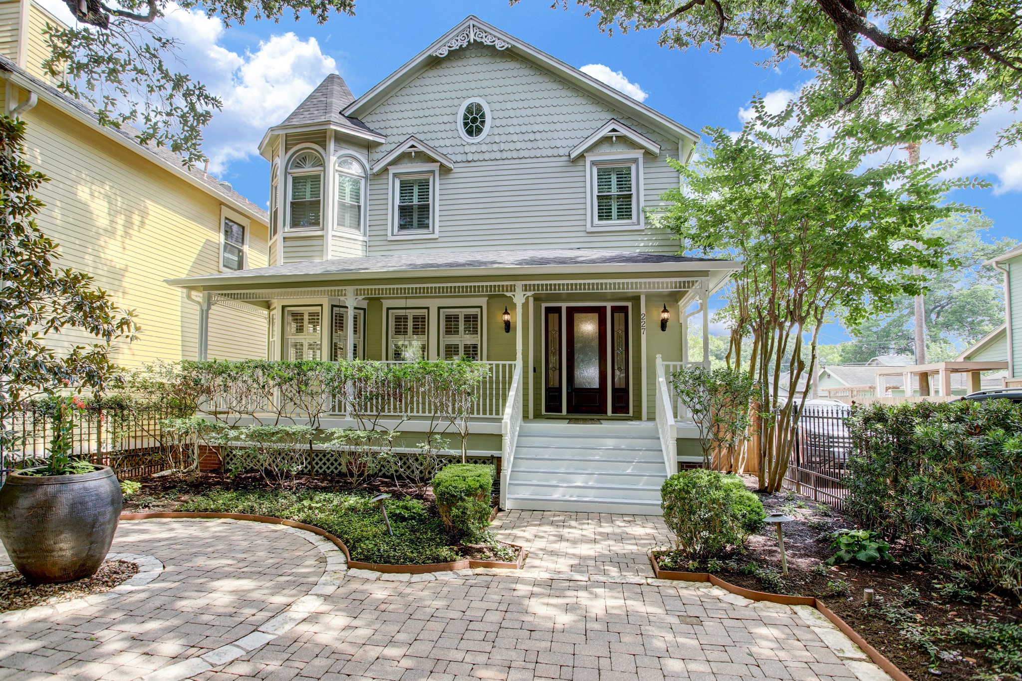 227 W 22nd Street Houston TX 77008
