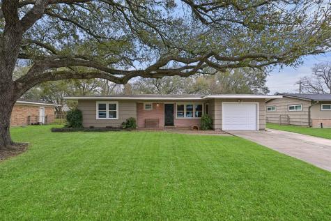 127 22nd Avenue N Texas City TX 77590