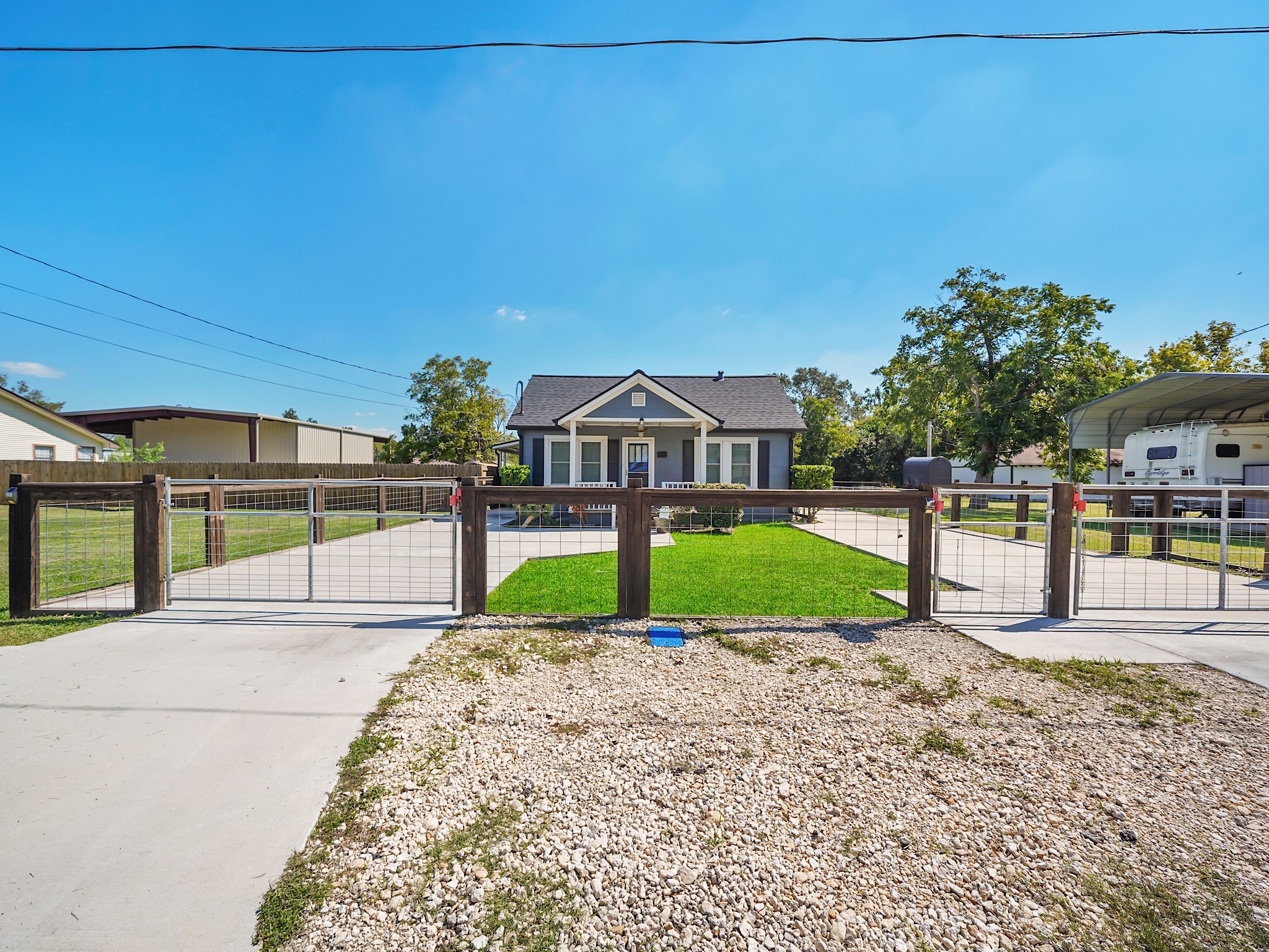 307 S 5th Street Highlands TX 77562