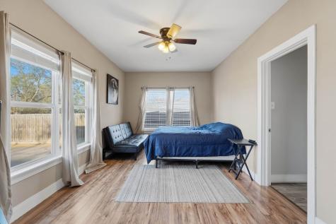 308 E Phillips Street Conroe TX 77301
