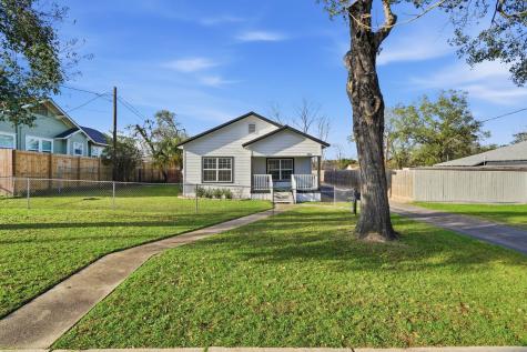 308 E Phillips Street Conroe TX 77301