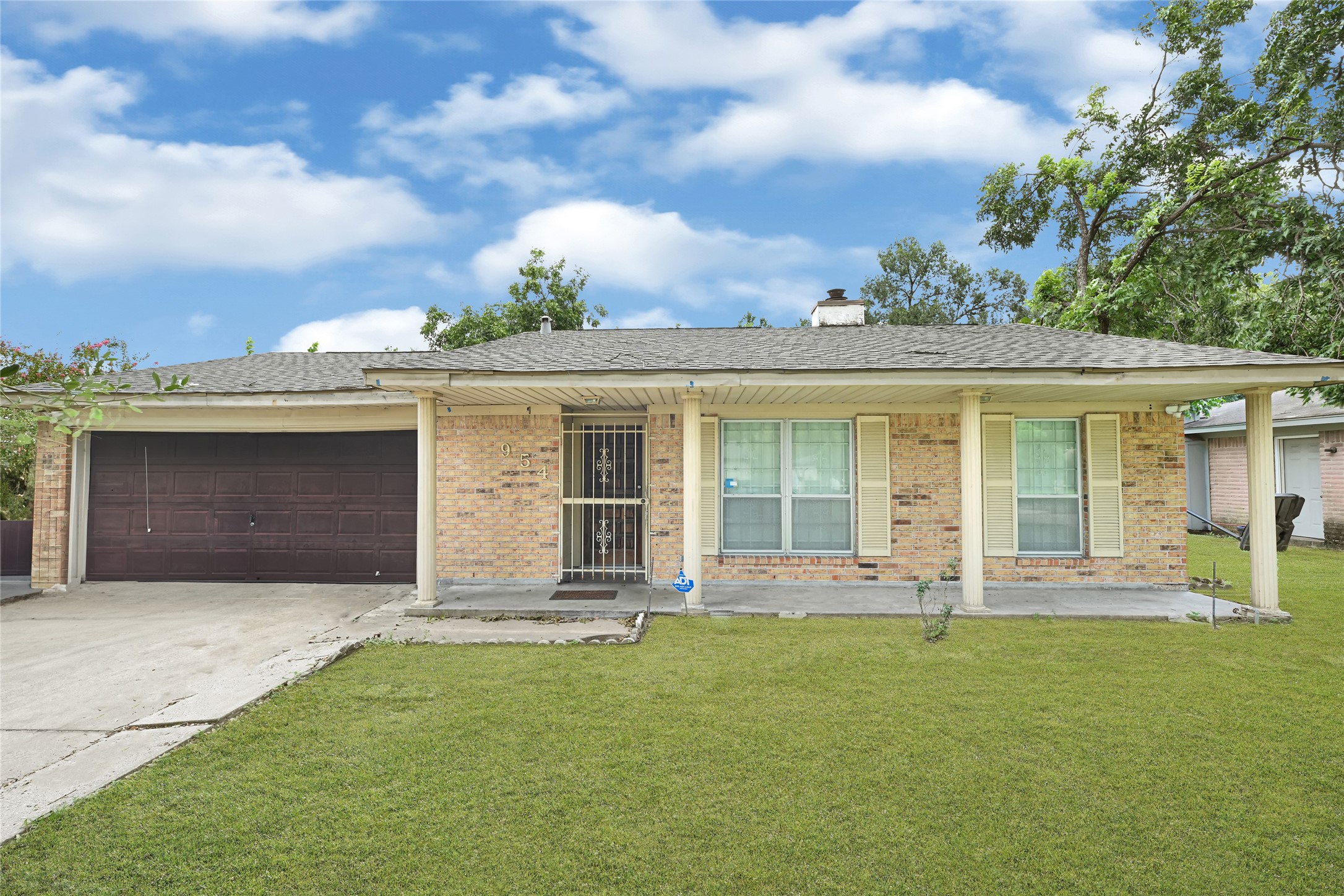 954 W Bertrand Street Houston TX 77088