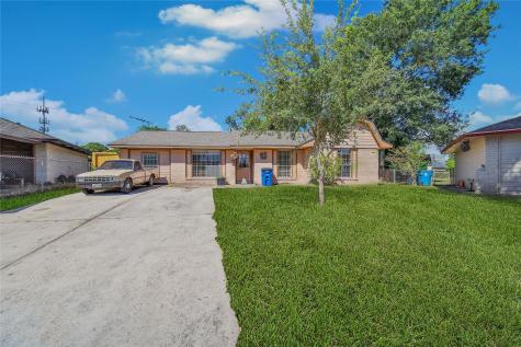118 W Doverfield Drive Houston TX 77037