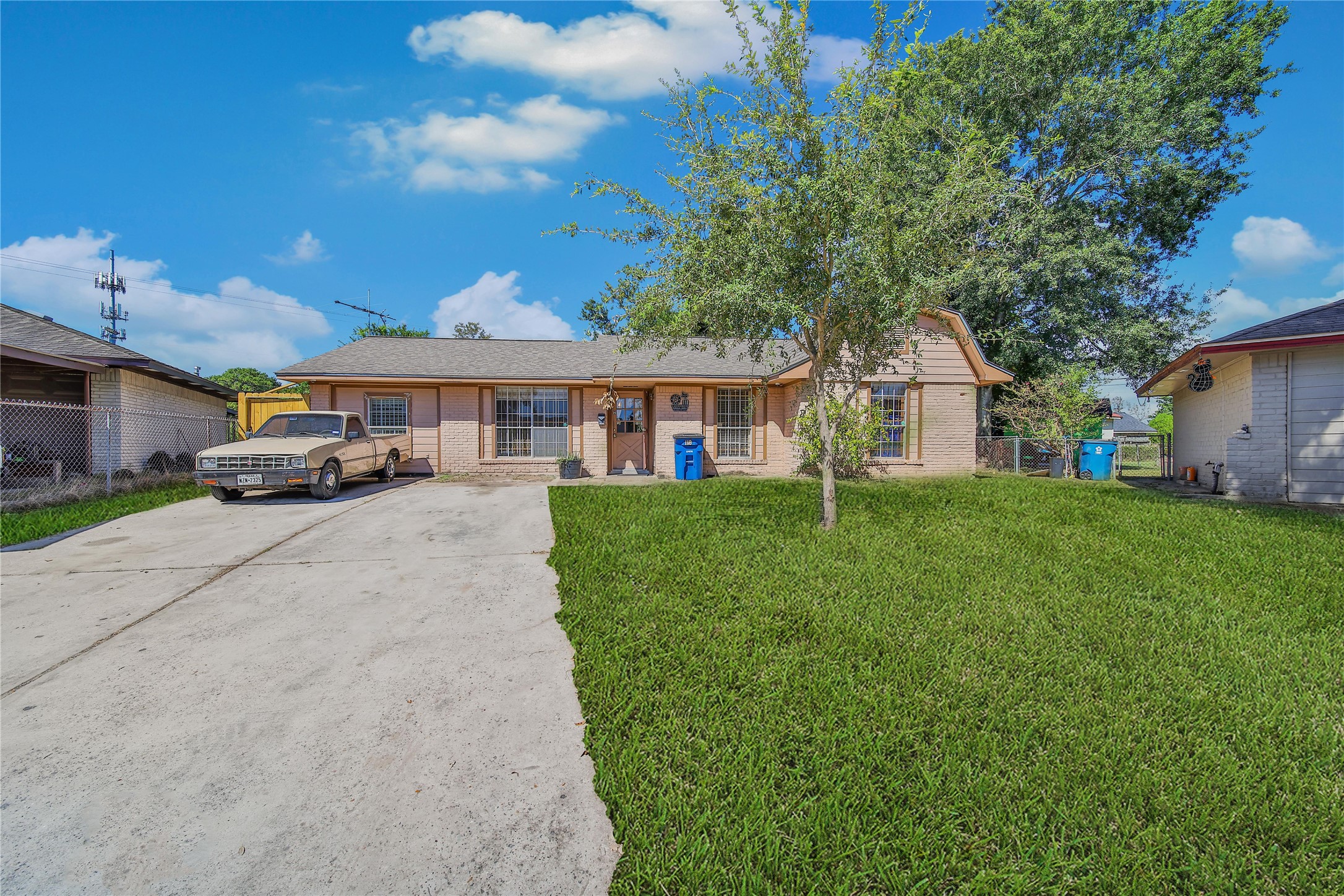 118 W Doverfield Drive Houston TX 77037