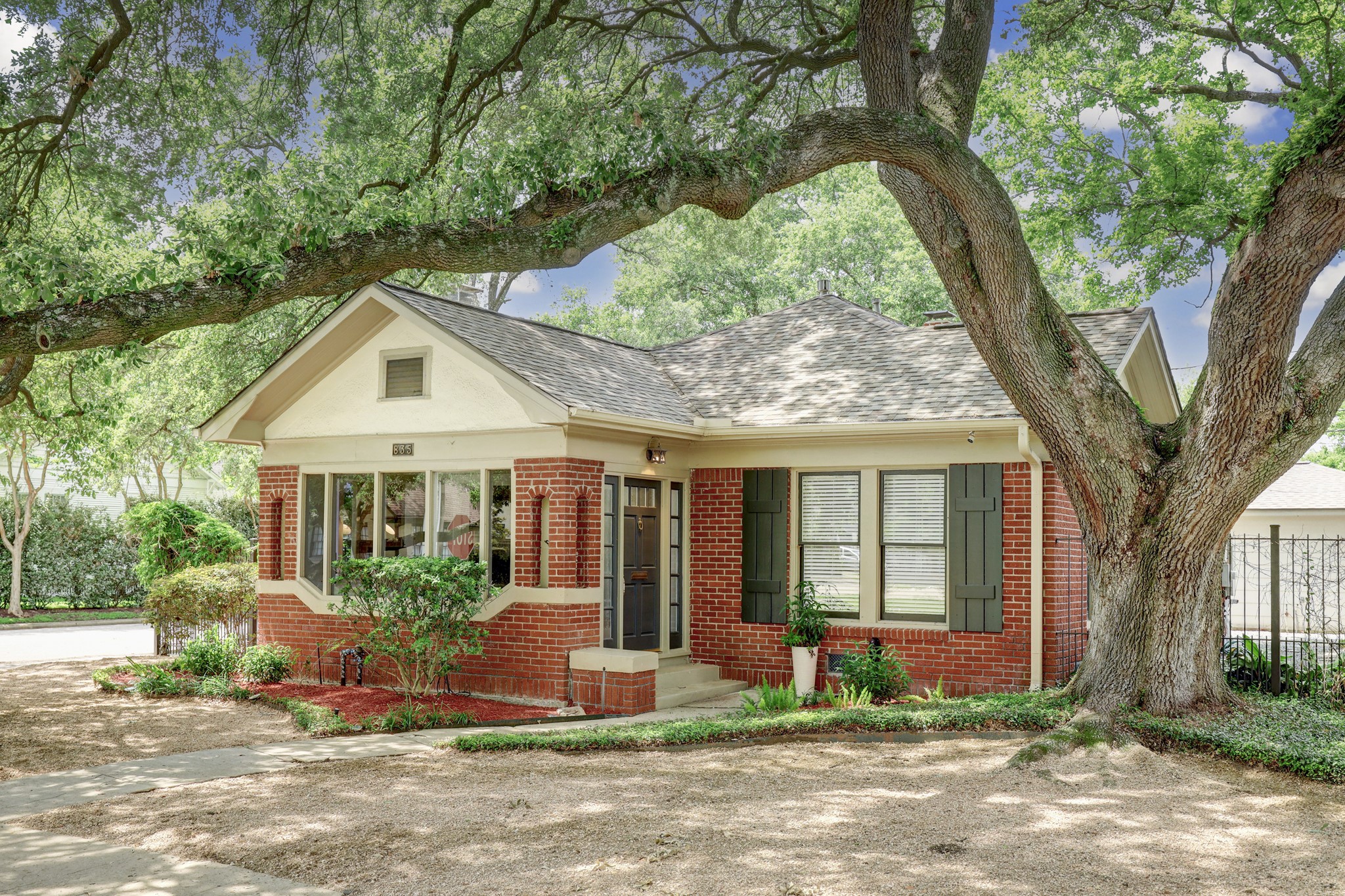 835 W Cottage Street Houston TX 77009