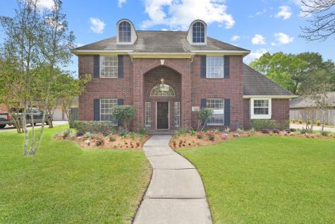 1804 Lakeside Lane Friendswood TX 77546