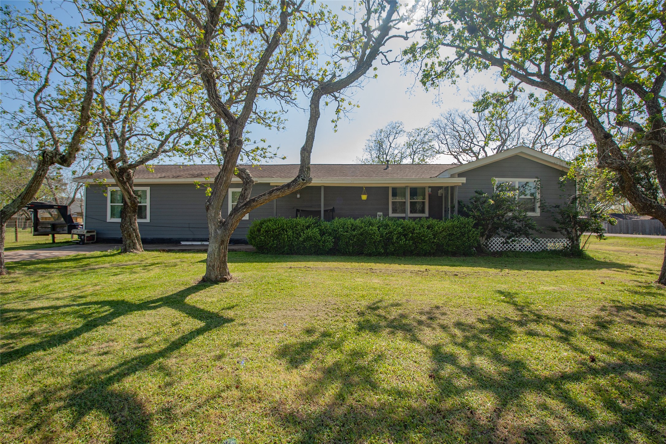 1402 Avenue H Danbury TX 77534