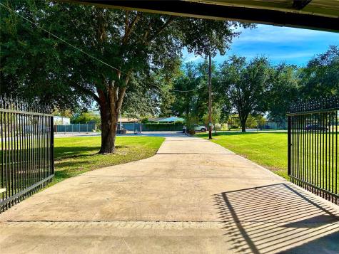 8766 Beauxart Garden Road Beaumont TX 77705